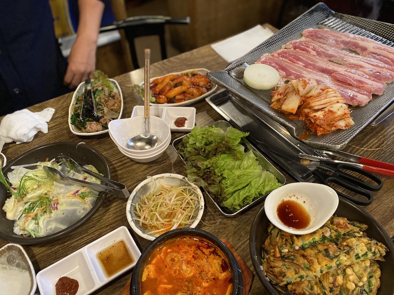 韓国家庭料理 イタロー 新大久保 美味しいサムギョプサル コースで頼んだら量が多すぎ Utamaru S Blog