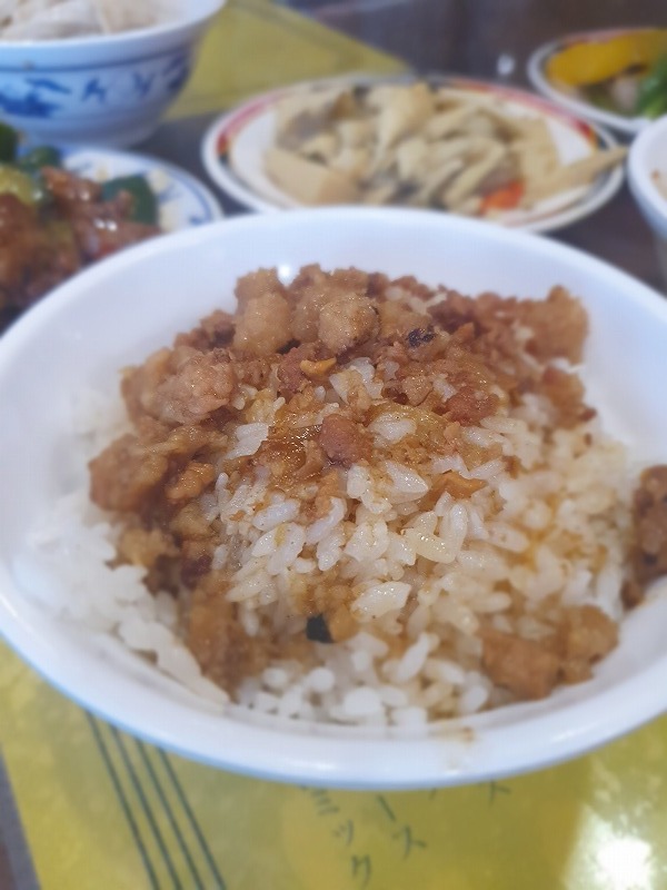 （台中：魯肉飯）3時のおやつを台中の第二市場「山河魯肉飯」さんでこんなにガッツリ♪_b0182708_23471397.jpg