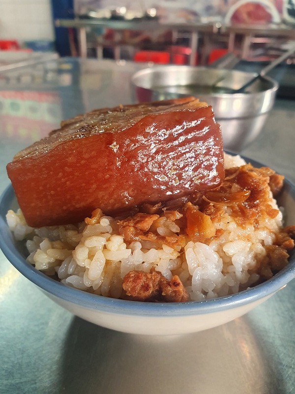 （台中：魯肉飯）3時のおやつを台中の第二市場「山河魯肉飯」さんでこんなにガッツリ♪_b0182708_23472733.jpg