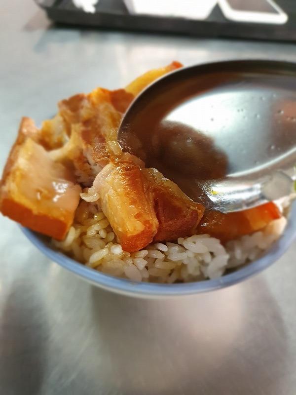 （台中：魯肉飯）3時のおやつを台中の第二市場「山河魯肉飯」さんでこんなにガッツリ♪_b0182708_23473347.jpg