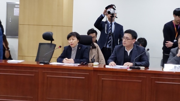 12/6 弁護士・支援団体ら文喜相案に対する討論会 韓国国会会議室_b0156367_13025043.jpg