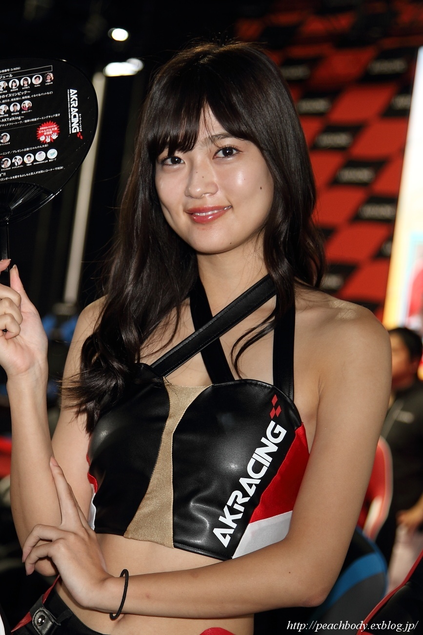 知本真以子 さん（AKRacing ブース）_c0215885_21583852.jpg