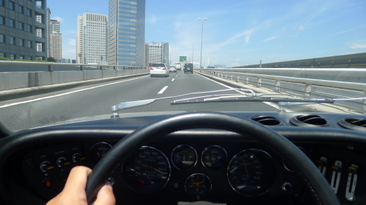 GT とスポーツカーのどちらを選ぶか_a0129711_13055658.jpg