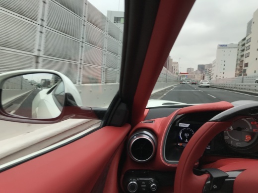 GT とスポーツカーのどちらを選ぶか_a0129711_13111290.jpg
