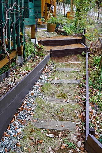[DIY] マイガーデンの階段の修復。_a0282620_20235808.jpg