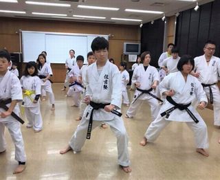 木曜空手　手稲教室　前田教室　稽古納めの1000本突き！_c0118332_21024950.jpg