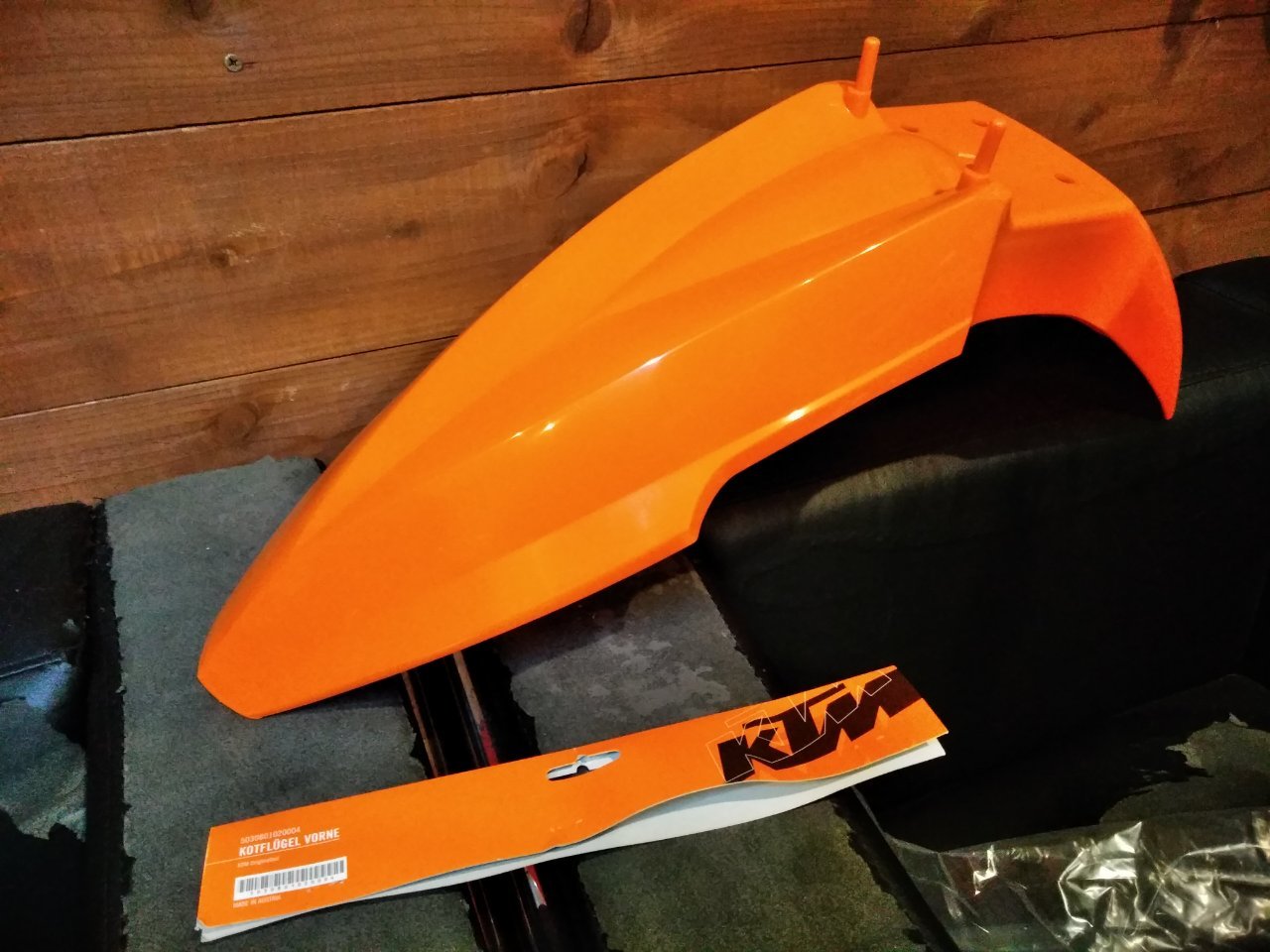 KTM フロントフェンダー完結編_f0063532_08114210.jpg