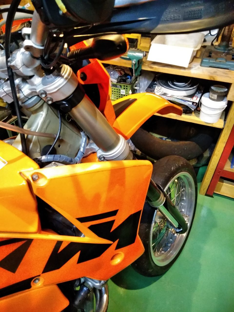 KTM フロントフェンダー完結編_f0063532_08114237.jpg