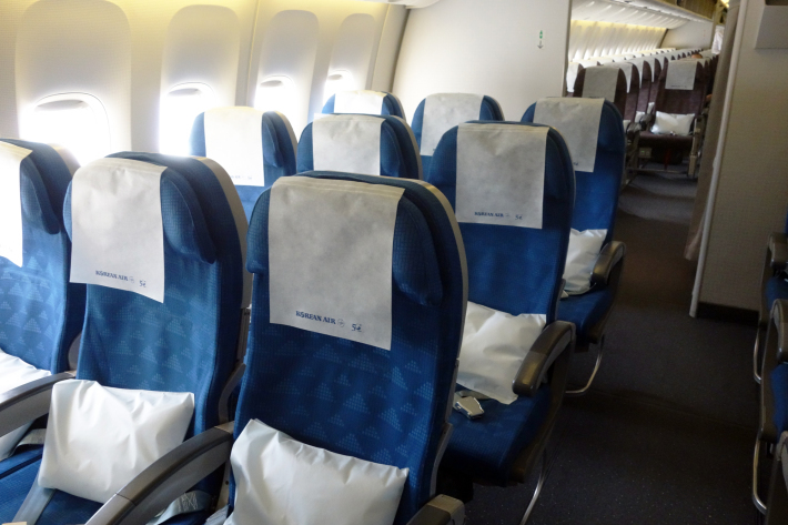 大韓航空エコノミークラスの特別機内食 KE704 成田ー仁川 KR703 仁川ー成田 ベジタリアン、シーフード、フルーツ_f0117059_23532605.jpg