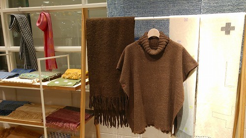久しぶりに人前で紡いできました_e0221697_22375101.jpg
