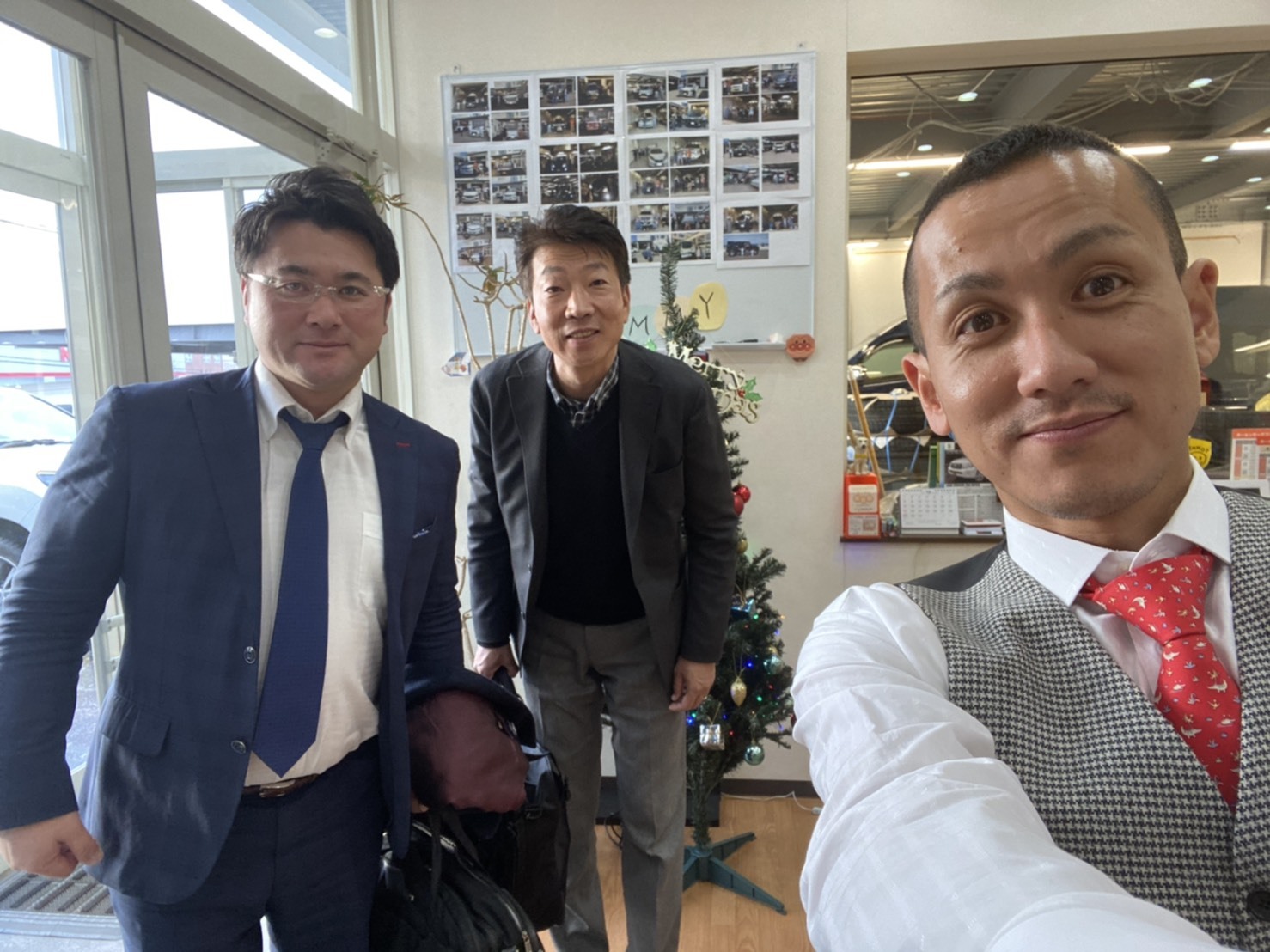 12月20日(金)本店ブログ♪ アルファード 240G あります☆両側パワースライドドア・8人乗♡ ハマー ランクルのことならTOMMY_b0127002_20041721.jpg