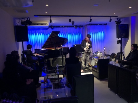 広島 ジャズライブカミン Jazzlive Comin本日12月20日_b0115606_12120266.jpeg