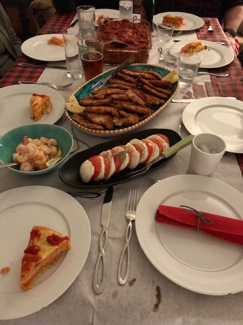 お家で夕食会もアメリカンなイタリアンで^^; _d0269832_23523863.jpeg