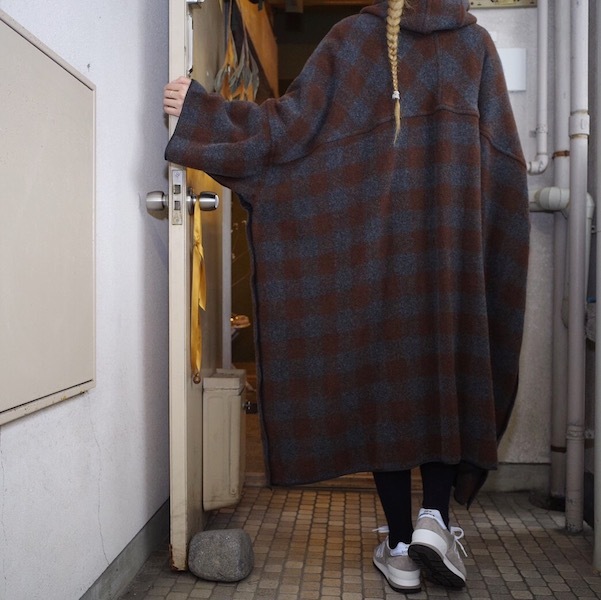 ポンチョのアウター_d0364239_19374513.jpg