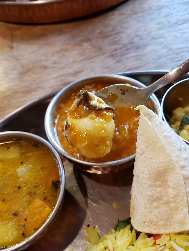 南インド料理ケララ食堂で牡蠣カレー(安芸郡府中町)_a0105740_16082149.jpg