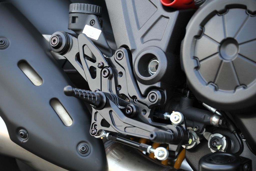 Diavel 1260 向けﾊﾟｰﾂ_f0004270_20212644.jpg