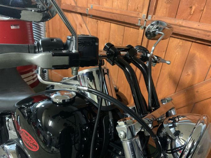 決算特別セール車① ~\'06 FXST~_d0348774_12003956.jpg