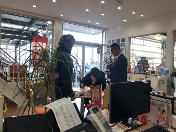 12月21日(土)本店ブログ♪ T様 ハイエース&M様 ハマー納車☆ エスカレード ランクル ハマー TOMMY☆_b0127002_17545515.jpg