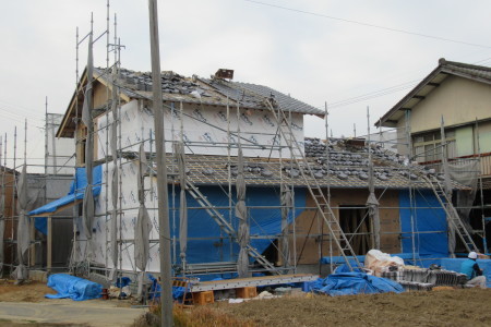 「駒場の家」瓦葺き工事_b0179213_21131490.jpg