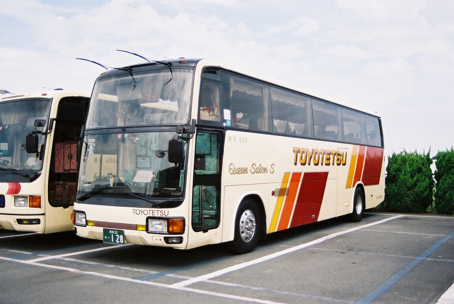 少し昔の画像:豊鉄観光バス333(豊橋22あ128)_b0243248_21171611.jpg