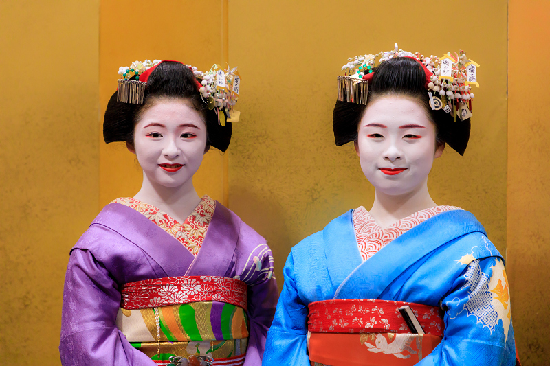 まねきの簪（ふみ幸、勝貴、とし七菜、ふく友梨、槇里子、美羽子、佳つ