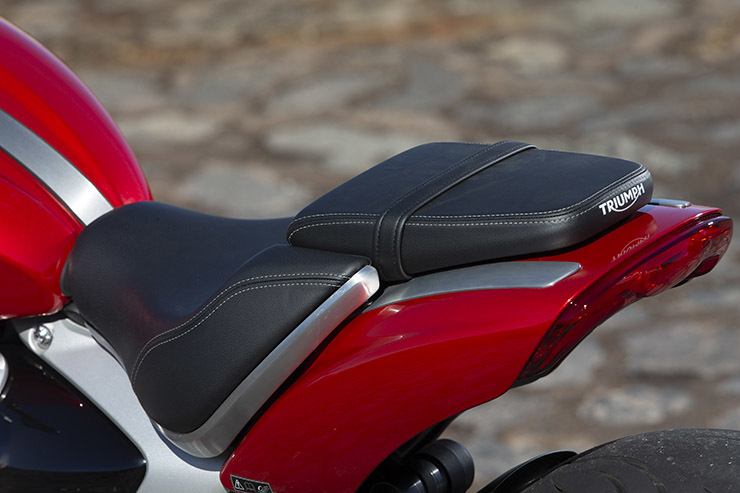 Triumph Rocket 3 R & GT (2020) - Review @ Bike Social_f0004270_19411427.jpg