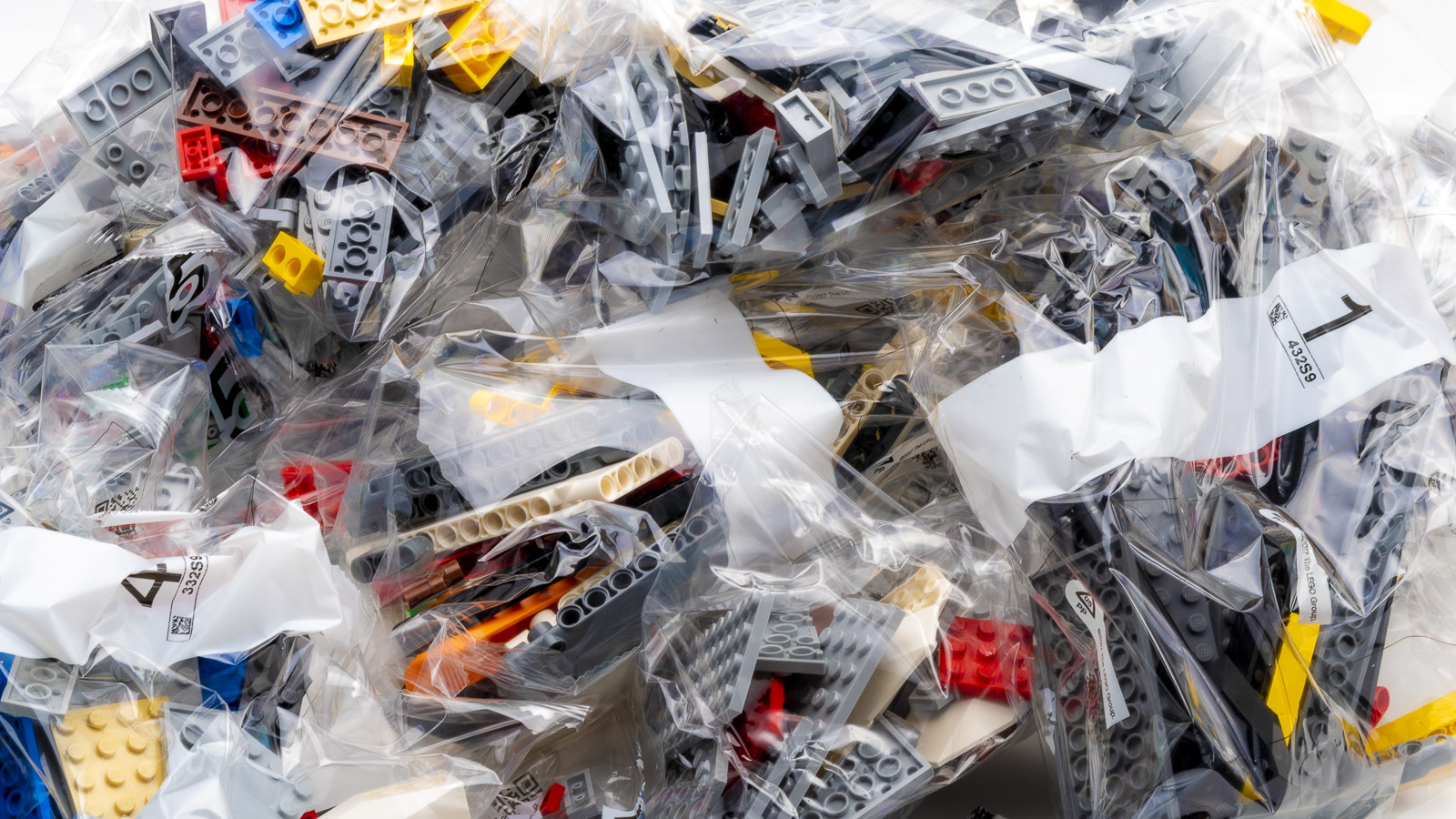 全長1mオーバー、LEGOで組む巨大なスター・デストロイヤーに本物の「優しさ」を感じた話_b0029315_17540306.jpg