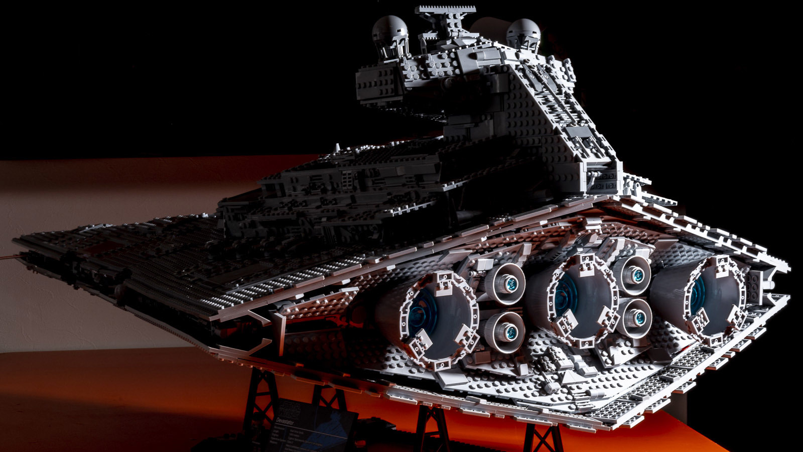 全長1mオーバー、LEGOで組む巨大なスター・デストロイヤーに本物の「優しさ」を感じた話_b0029315_18351080.jpg