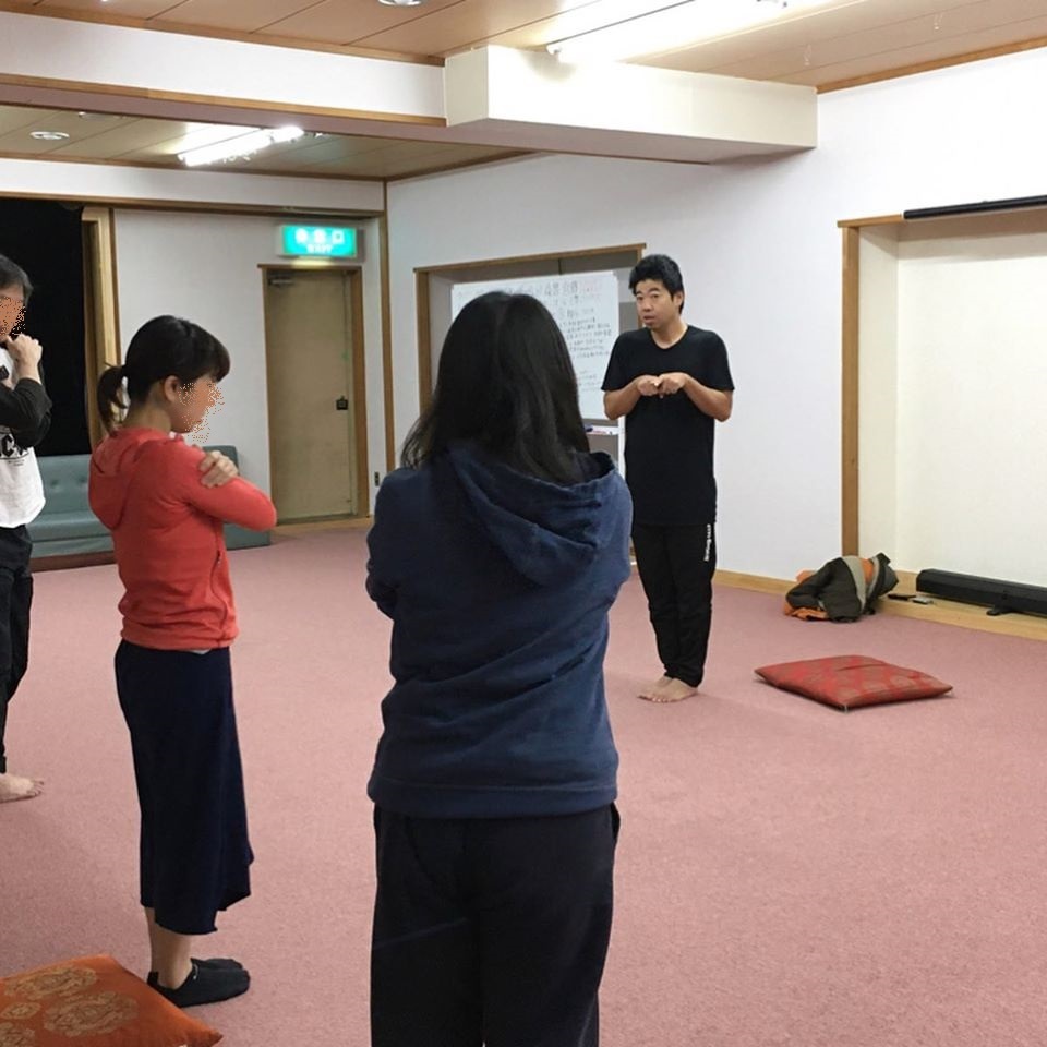 スキー スノボの解剖学的上達法 日替わり30分エクササイズ のご案内 シャレー志賀 今日の志賀高原 スキー スノボの解剖学的上達法 日替わり30分エクササイズ のご案内 シャレー志賀 今日の志賀高原