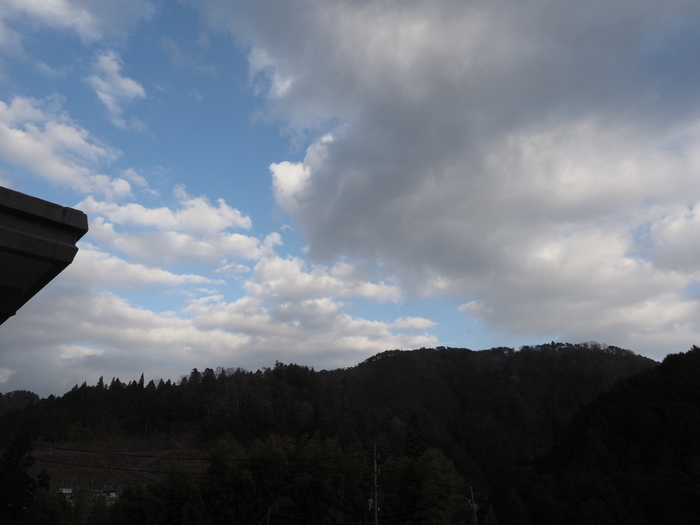 曇り時々晴れのち雨_c0116915_23514636.jpg