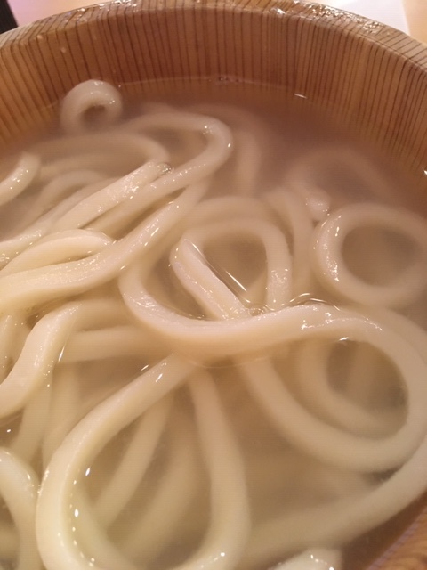 丸亀で釜揚げうどんと卵焼きの天ぷら_e0350971_02444658.jpg