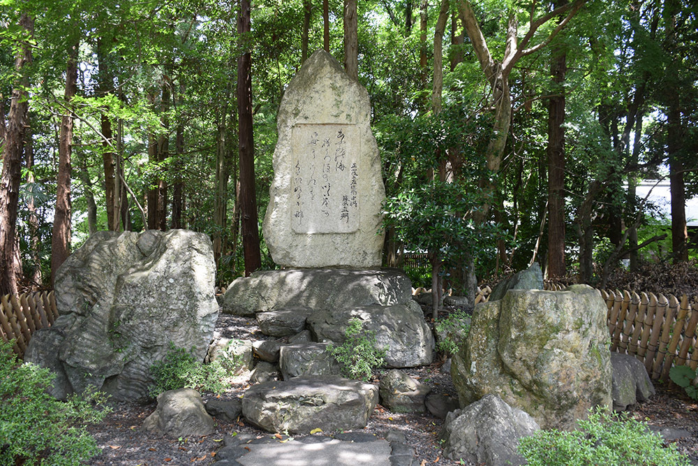 国宝・彦根城を歩く。 その9 <井伊直弼像、歌碑>_e0158128_20001846.jpg