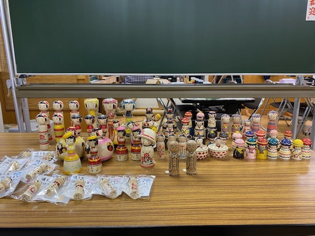 三重県四日市市 キャロルのこけしはじめ 津軽こけし館出品 出品作品のお知らせ こけし絵日記 津軽こけし館で出来るコト