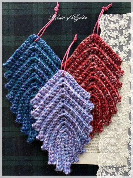 木の葉のアクリルたわし_a0341548_10592169.jpg