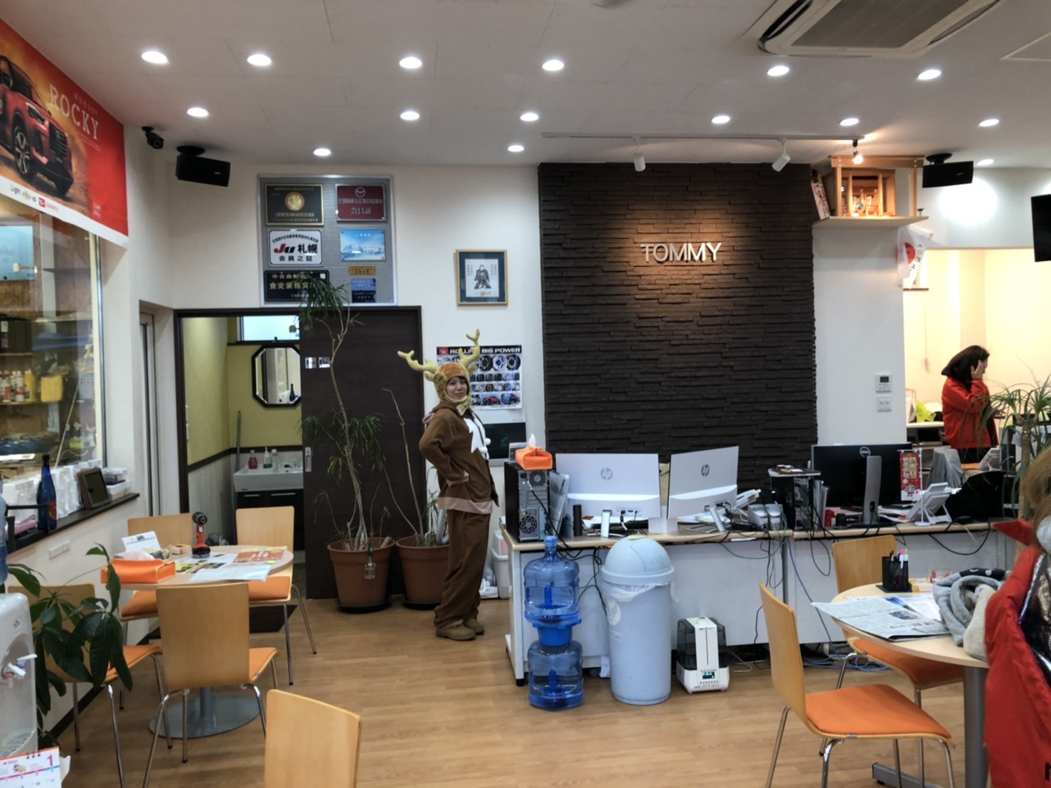 12月25日(水)TOMMYBASEブログ!!MerryChristmas☆TOMMYサンタさん☆レクサス・カスタムセダン専門店♪スバル♪自社ローン♪_b0127002_16323926.jpg