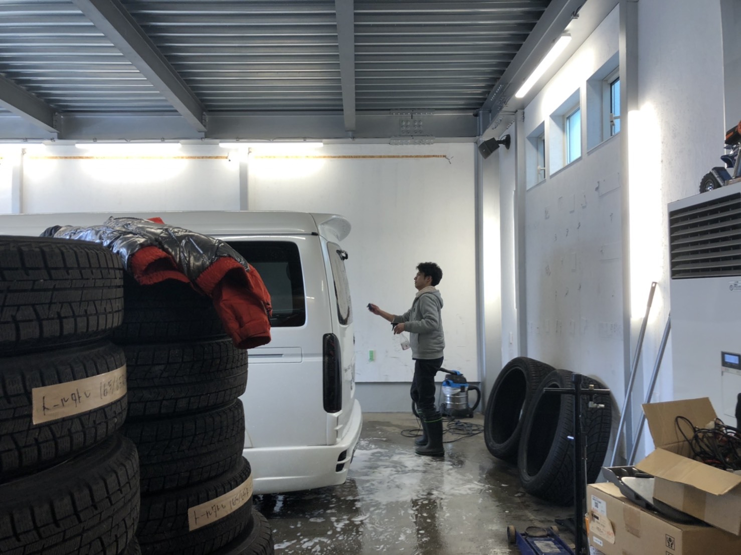 メリークリスマス(^^♪TOMMYサンタも出動!!!G社様 納車(^^)/ エスカレード、ハマー、ハイエース_b0127002_17135084.jpg