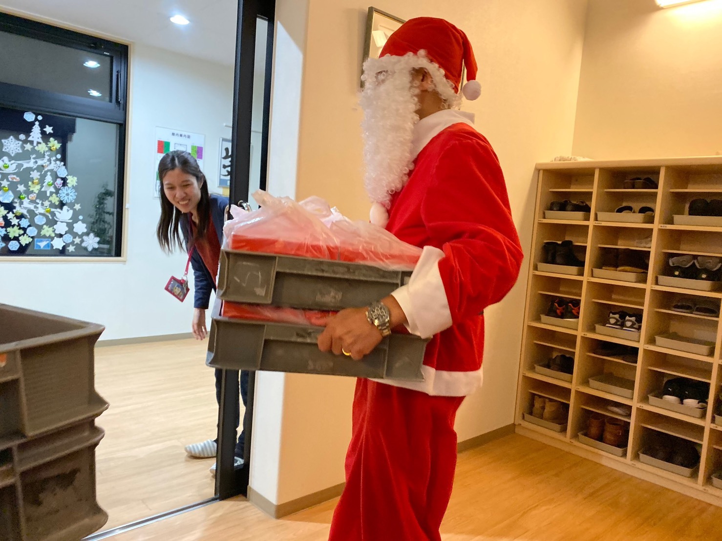 メリークリスマス(^^♪TOMMYサンタも出動!!!G社様 納車(^^)/ エスカレード、ハマー、ハイエース_b0127002_18192287.jpg