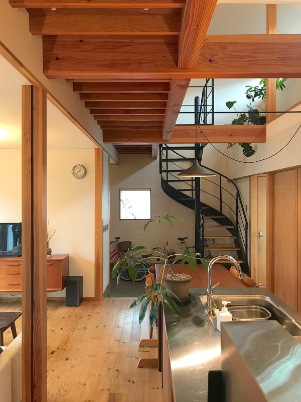 ローカル住宅雑誌の取材に立ち会うため福井県福井市「しもえもりのいえ」まで。_f0165030_08284114.jpg
