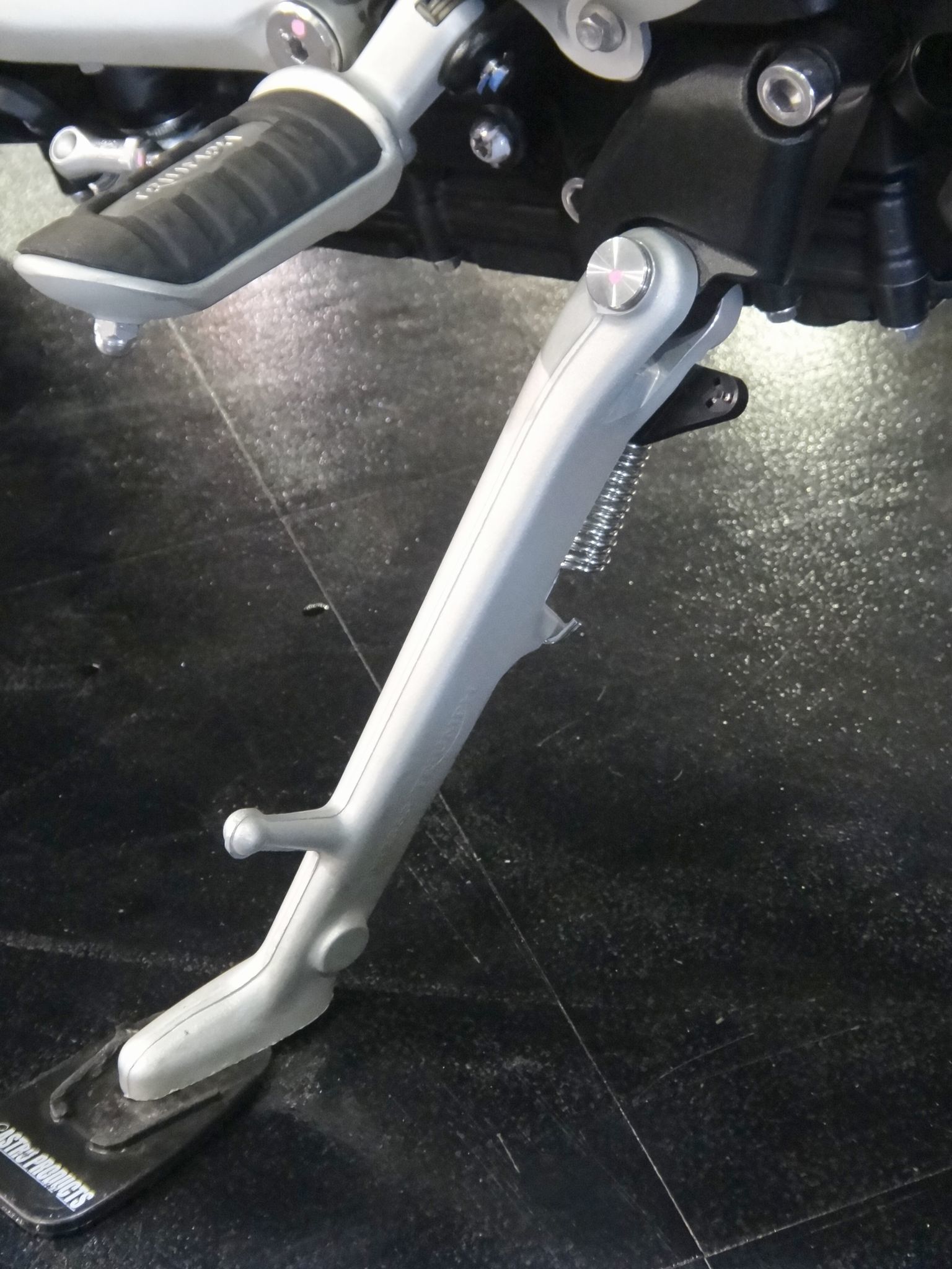 Triumph Rocket 3 R @ Triumph 横浜港北_f0004270_22334743.jpg