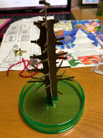 間に合ったクリスマスツリー_e0355177_12493019.jpg