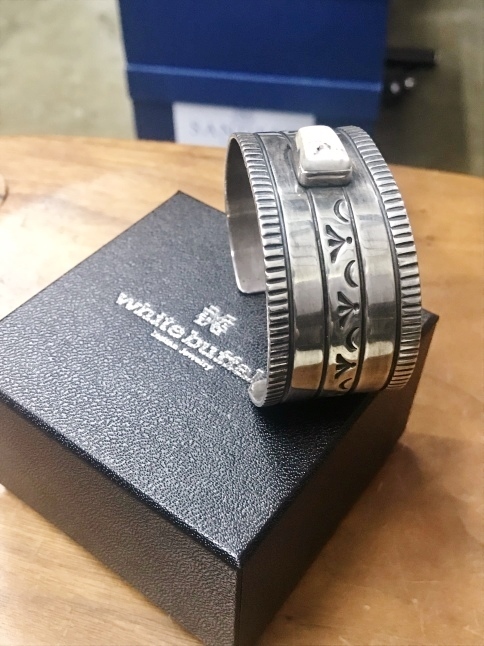 1年の御褒美★ WHITE Buffalo 当店別注_d0152280_21444292.jpg