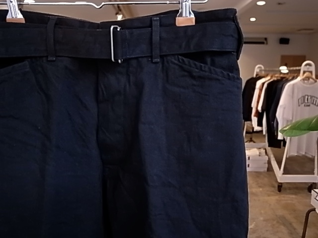 COMOLI Denim Belted Pants : TRUNK