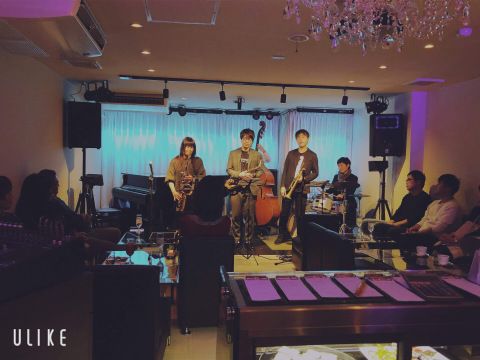広島 Jazzlive Cominジャズライブカミン 本日12月28日のライブ_b0115606_12173187.jpeg