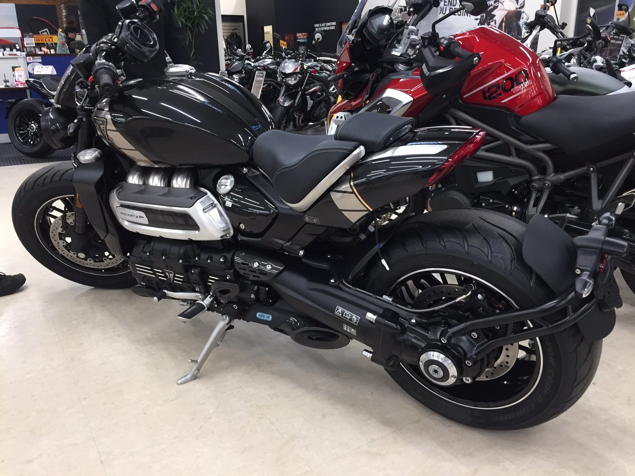 Triumph Rocket 3 ･･･ 最近の写真とﾋﾞﾃﾞｵ_f0004270_18233475.jpg
