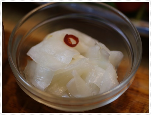 久しぶりにさくらと歩いた師走の土手、梅の蕾が膨らんでいたり、水仙が咲き始めていたり、小さな春もね~_b0175688_19572332.jpg
