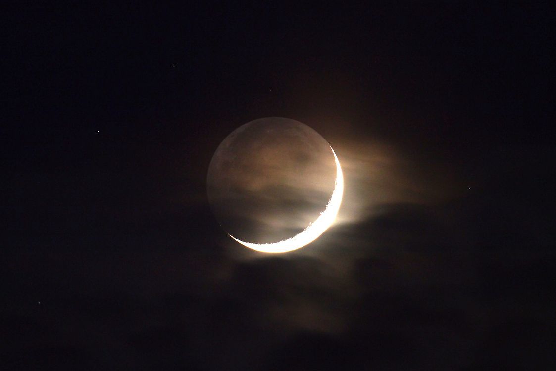 地球照を纏った幻想的な細い月と金星のランデブ～は月と惑星の接近の中でも美しさは随一だと思うな♪_a0031821_11153633.jpg