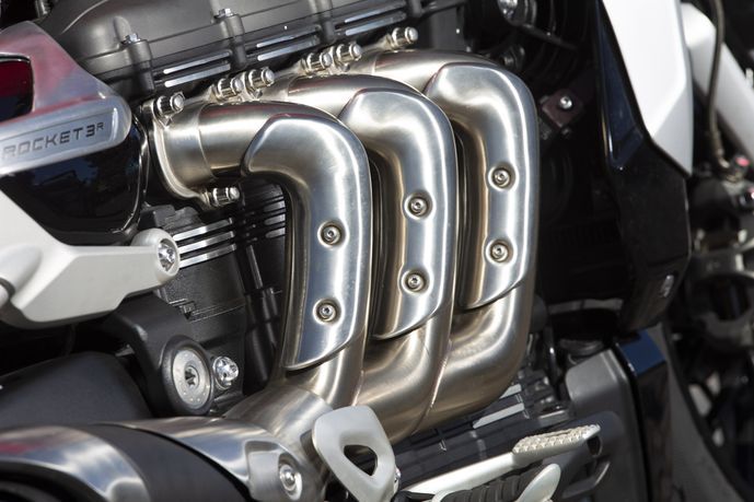 2010 Triumph Rocket 3 R and GT Review First Ride_f0004270_09534644.jpg