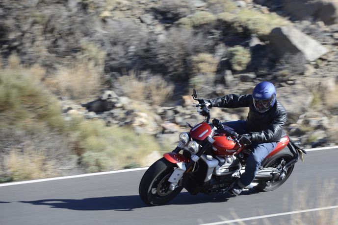 2010 Triumph Rocket 3 R and GT Review First Ride_f0004270_10045608.jpg