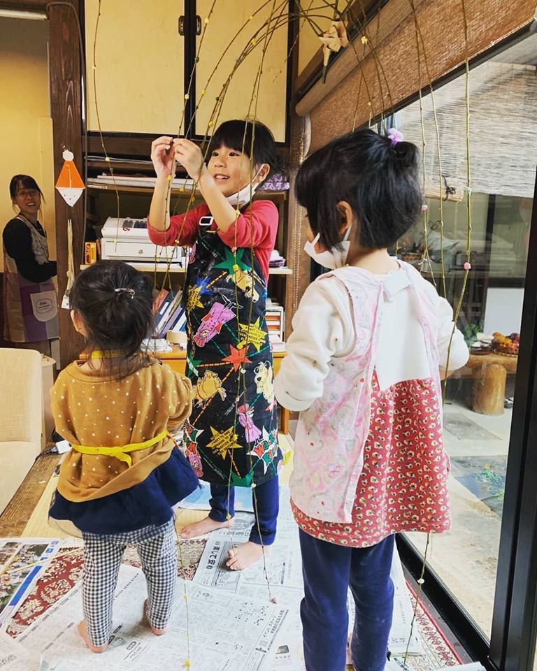 お正月休みのお知らせ。 花餅も作りました^^_d0230676_15034258.jpg