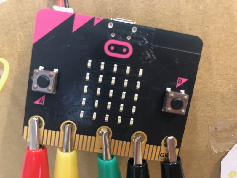 micro:bit(マイクロビット)で初工作!_e0030586_10582671.jpg